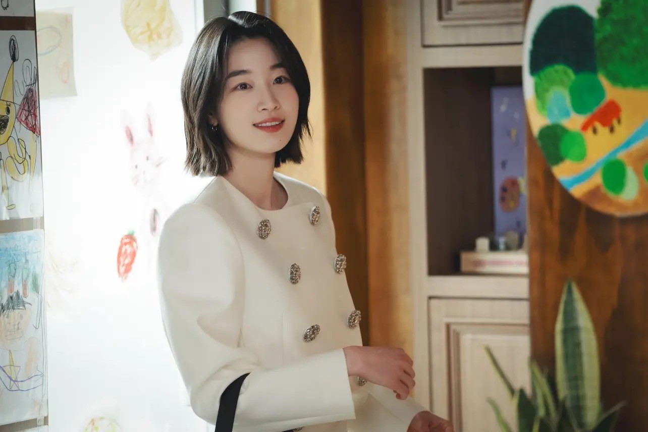 Review phim 'Surely Tomorrow': Kịch bản quen có đủ sức giữ nhiệt Park Seo Joon?