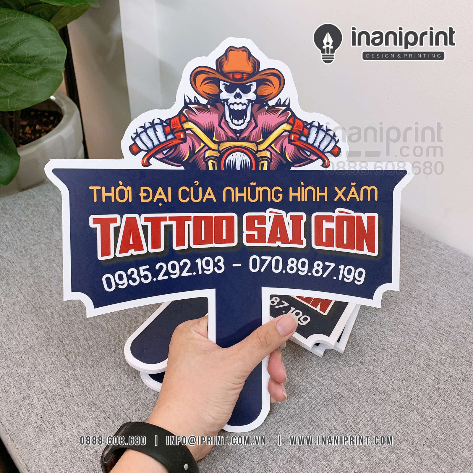 Mẫu Hashtag Cầm Tay Chụp Hình Check In Cho Tiệm Xăm Nghệ Thuật, Bảng Cầm Tay Chụp Hình Tiệm Xăm Nghệ Thuật Đẹp Giá Rẻ