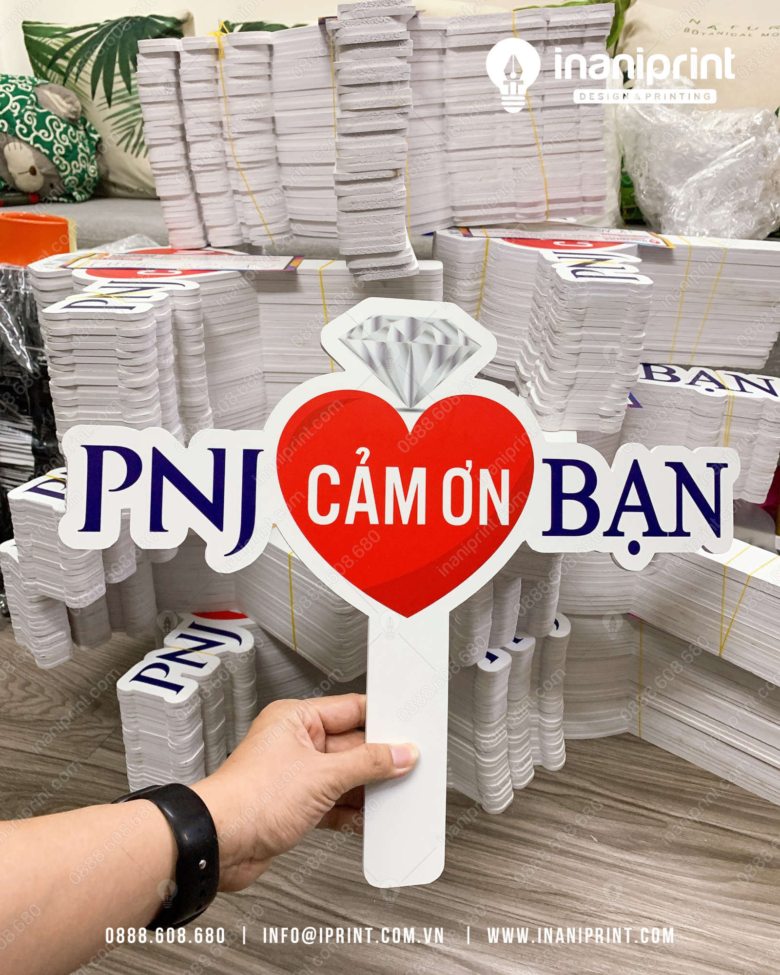 Mẫu Hashtag Cầm Tay Chụp Hình Check In Cho Tiệm Trang Sức, Bảng Cầm Tay Chụp Hình Tiệm Trang Sức Đẹp Giá Rẻ