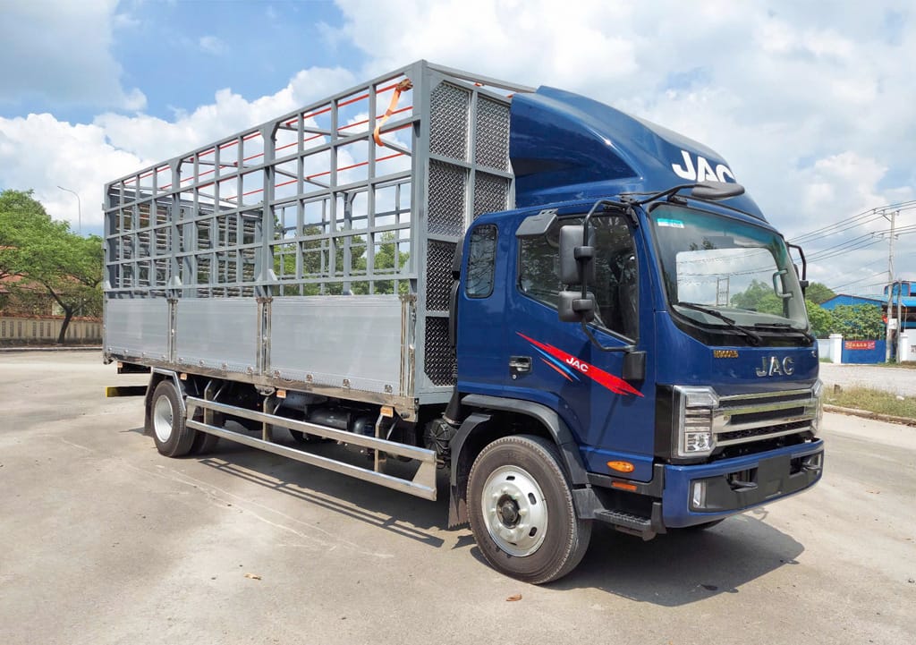 JAC N900 PLUS E5 Thùng mui bạt bửng nhôm + kèo Đà Lạt