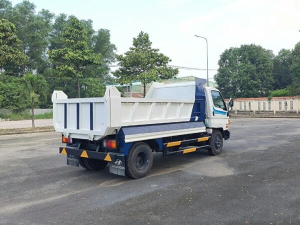 Hyundai Mighty W11S - Ben bửng vát