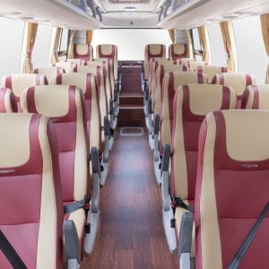 Khoang hành khách với lối đi rộng rãi