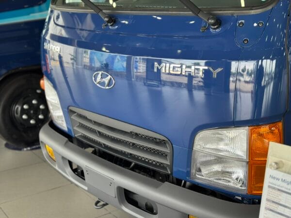 Mặt calang giữ phong cách cổ điển mang đậm dấu ấn của Hyundai Mighty