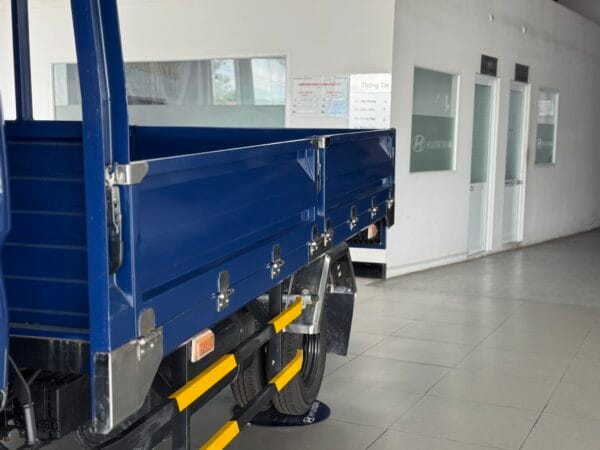 Thùng lửng với chiều dài hơn 3m5 chở đa dạng hàng hoá