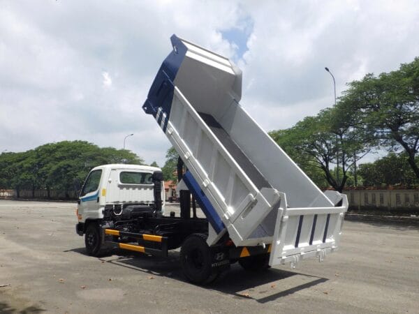 Hyundai Mighty W11S - BEN 6 tấn mở bửng
