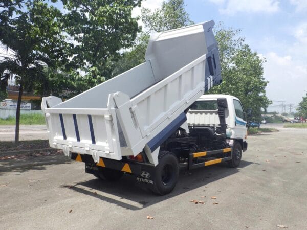 Hyundai Mighty W11S - BEN 6 tấn mở bửng