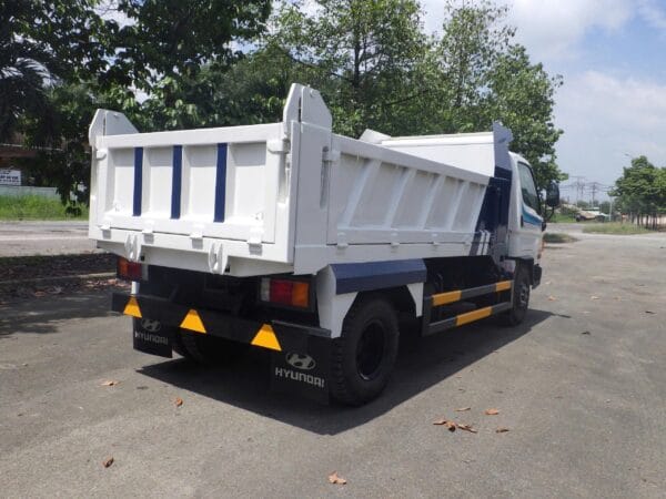 Hyundai Mighty W11S - BEN 6 tấn mở bửng