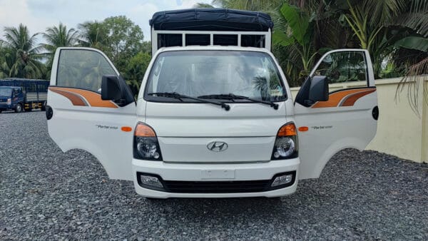 Mặt trước cabin Hyundai New Porter H150 Euro 5