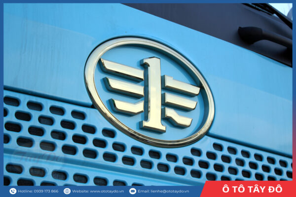 faw-jh6-8x4-370hp-thung-mui-bat