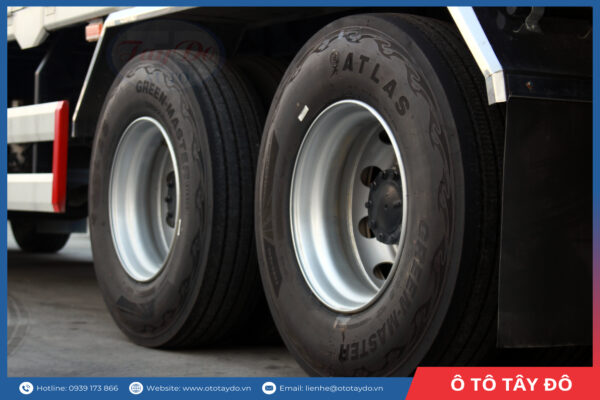 faw-jh6-8x4-370hp-thung-mui-bat