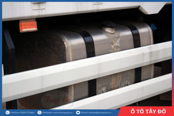 faw-jh6-8x4-370hp-thung-mui-bat