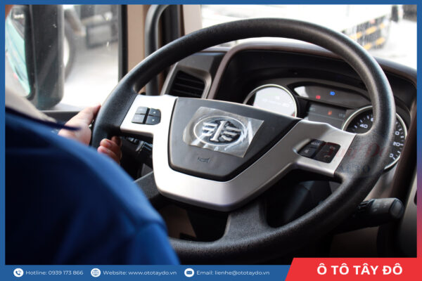 faw-jh6-8x4-370hp-thung-mui-bat