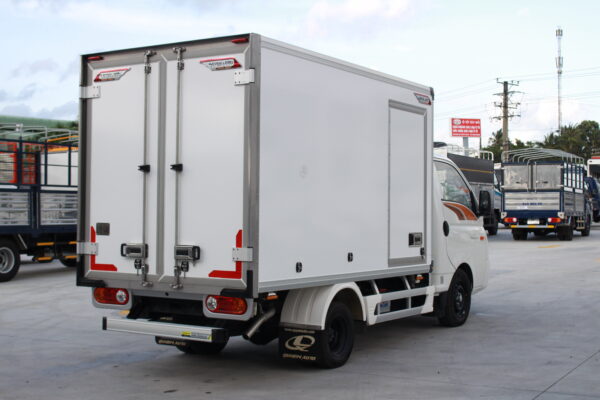 hyundai-new-porter-h150-thung-dong-lanh-quyen-auto