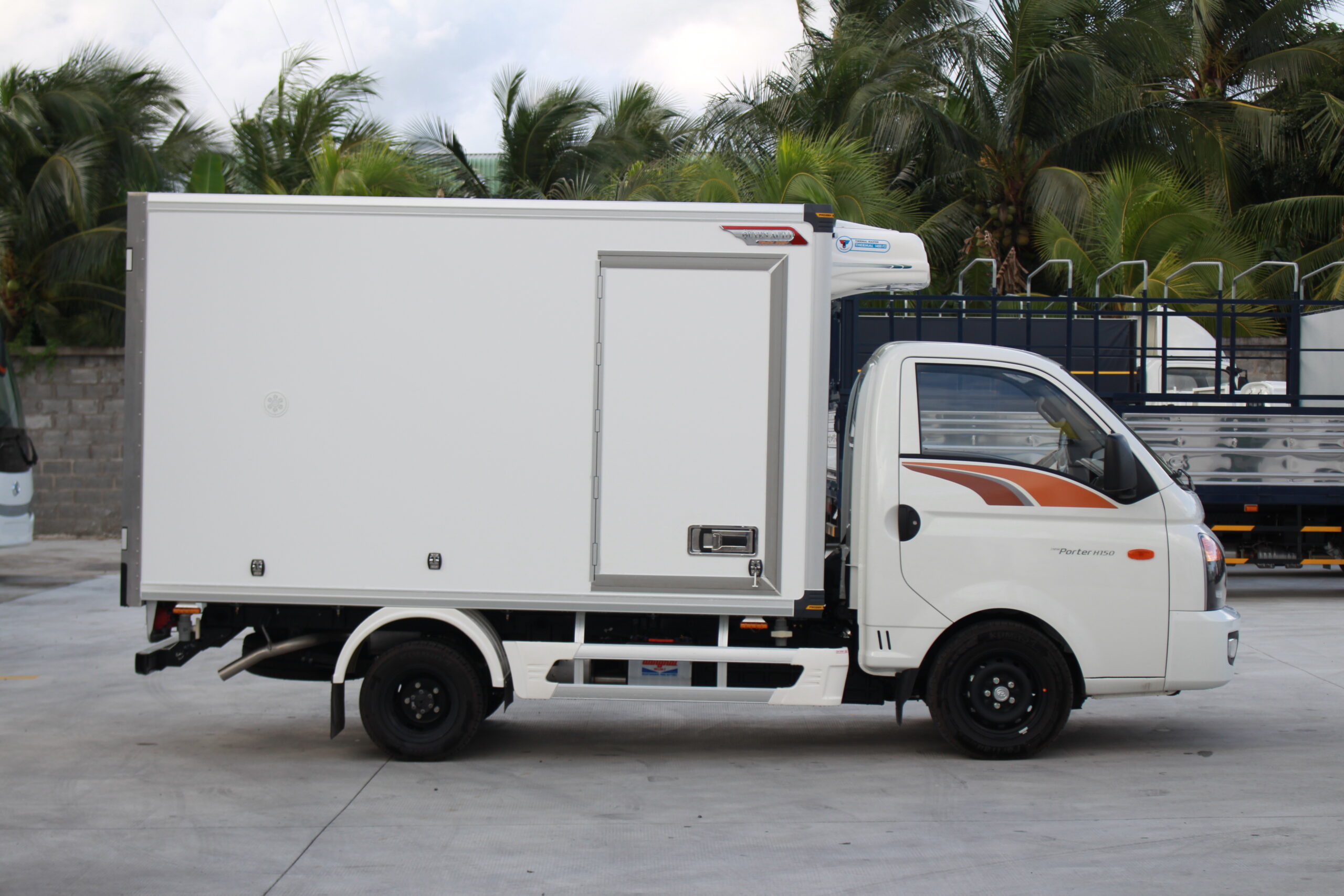 hyundai-new-porter-h150-thung-dong-lanh