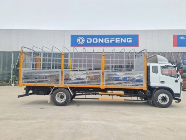 Dongfeng Captain-C thùng mui bạt tiêu chuẩn 8.97 tấn - thùng dài 7.1 mét