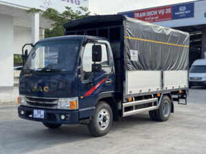 Xe Tải JAC H200 E5 - Tải Trọng 2.45 Tấn Thùng Mui Bạt Bửng Nhôm
