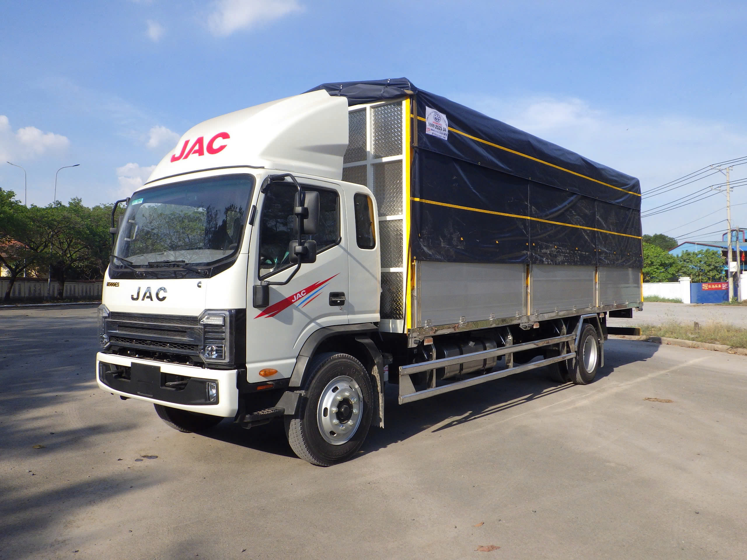 Xe tải JAC thùng lửng có khung mui phủ bạt