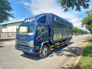 Xe Tải JAC N900 PLUS E5 Thùng Mui Bạt Có Bàn Nâng - Tải Trọng 8.5 Tấn