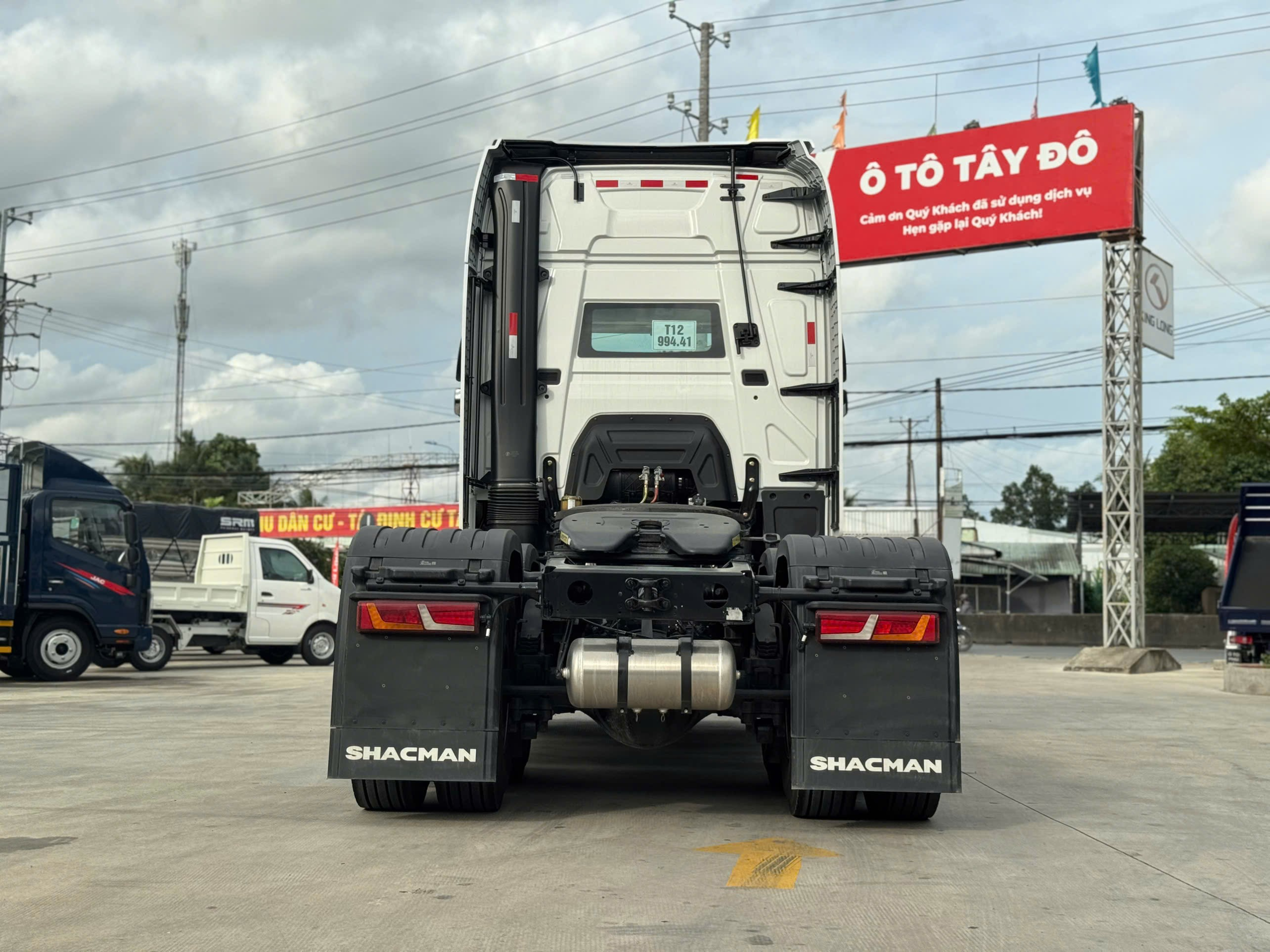 Góc nhìn phía trước xe SHACMAN X6000