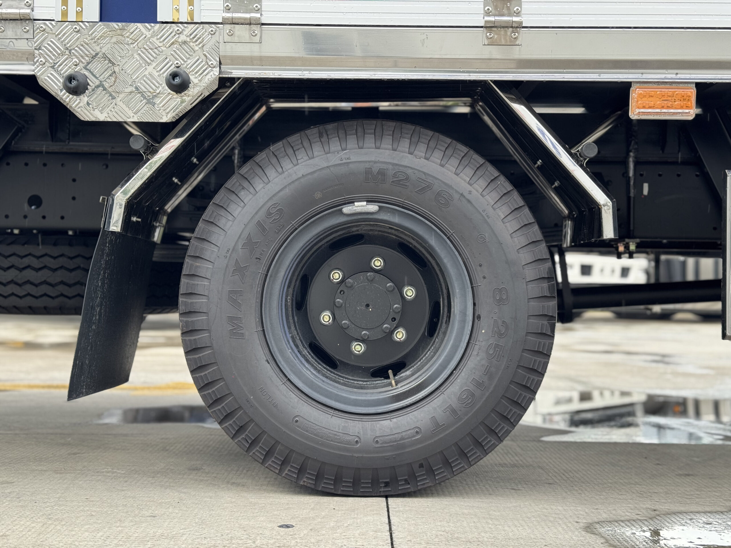 Lốp xe tải Maxxis cỡ 8.25-16
