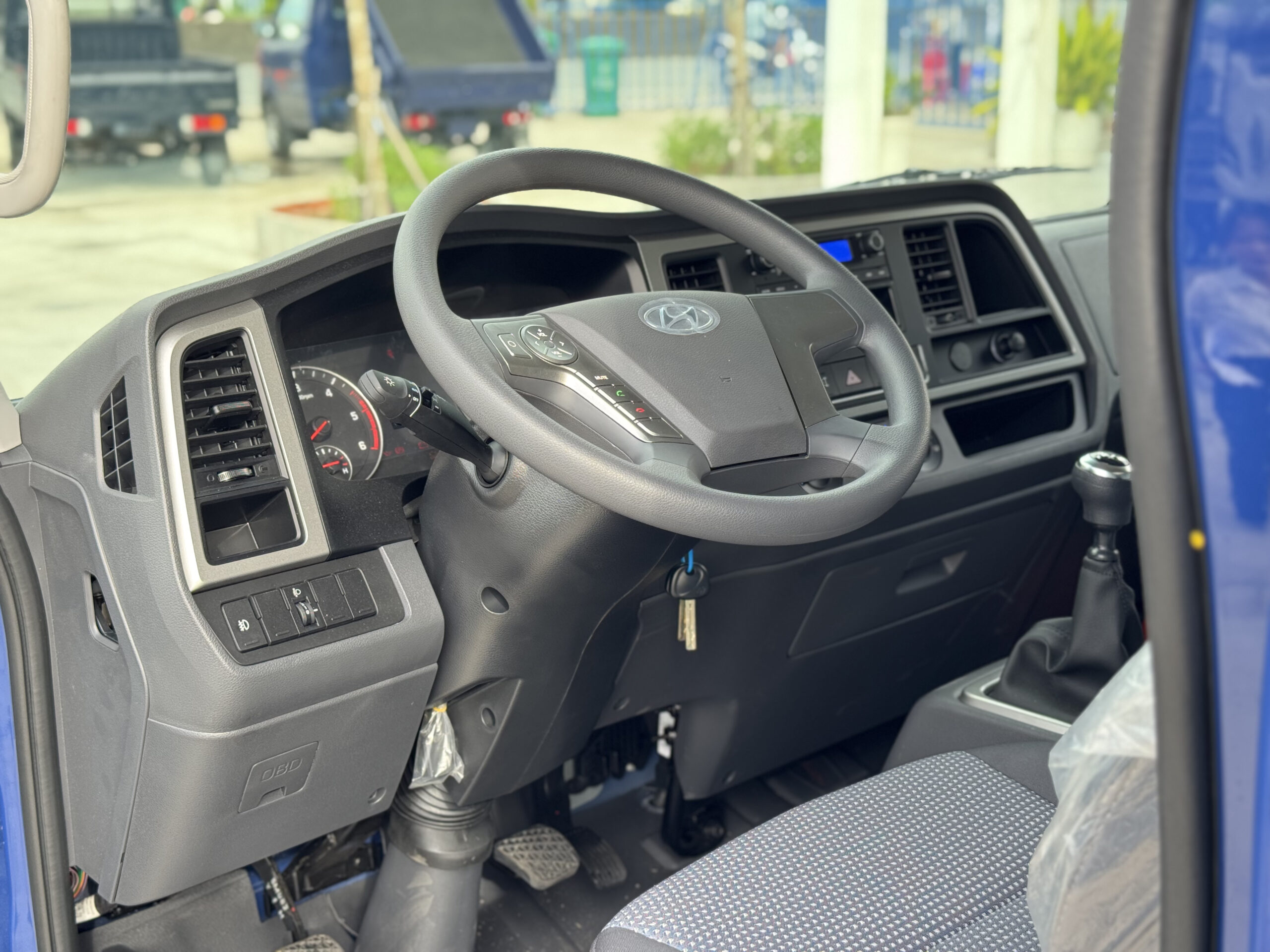 Nội thất cabin xe tải Hyundai Mighty EX900XL
