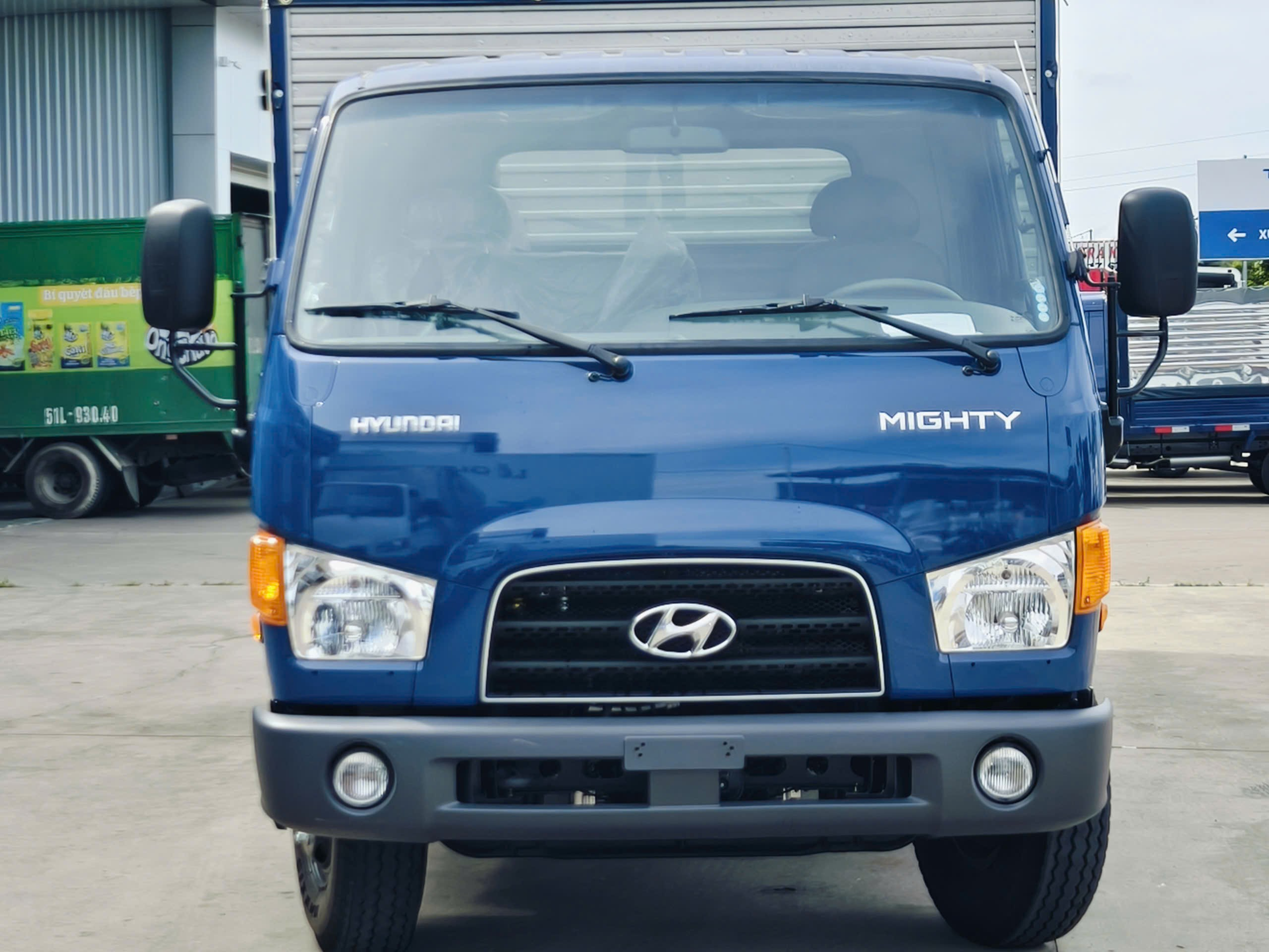 Mặt trước cabin xe tải Hyundai Mighty W11SL