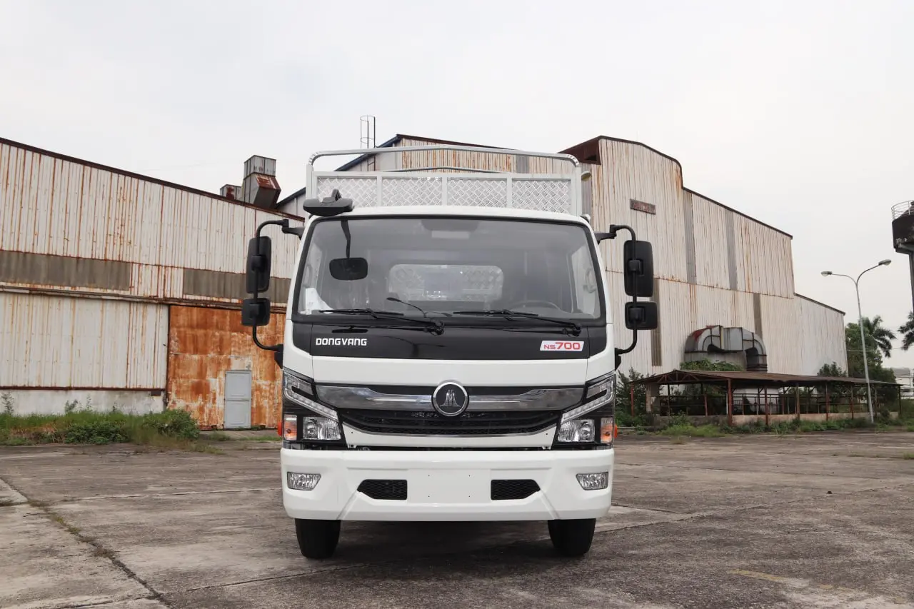 Xe tải Dongvang NS700 mui bạt mặt trước