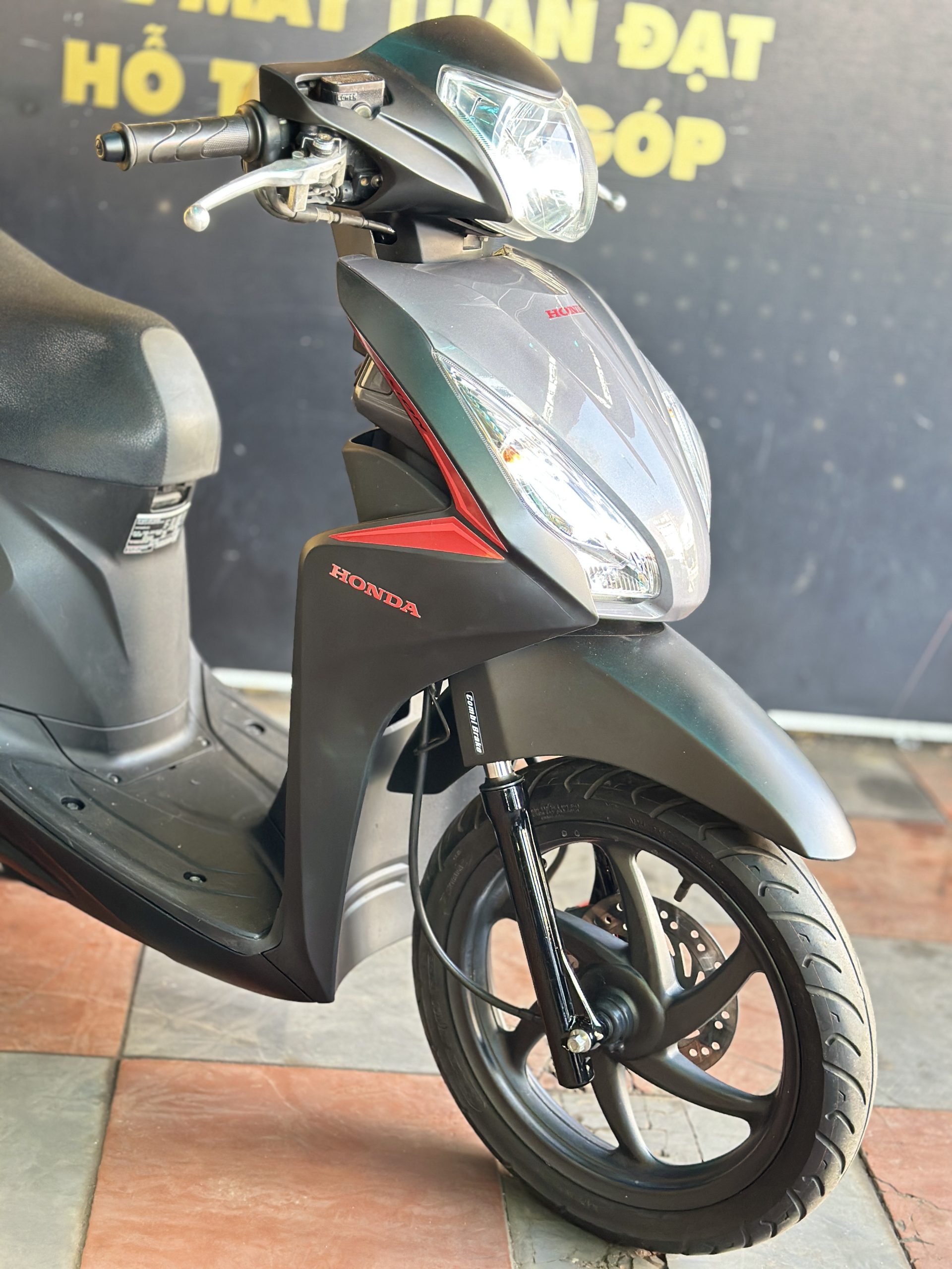 Vision 2019 Bản Đặc Biệt Địa chỉ Mua Bán Xe Vision Uy Tín tại Buôn Ma Thuột, Đắk Lắk