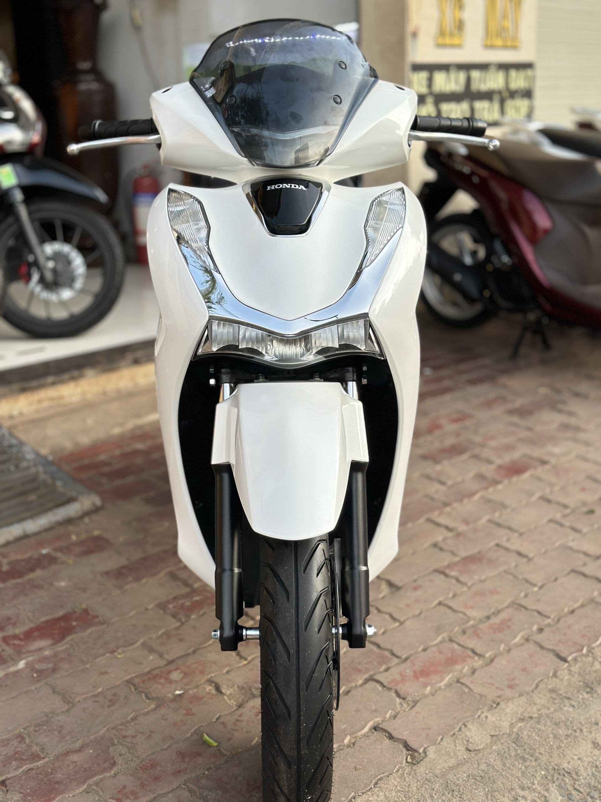 Sh 150i 2022 Trắng Đen Mua Bán SH Cũ BMT Daklak – Giá Tốt, Uy Tín, Xe Chất Lượng