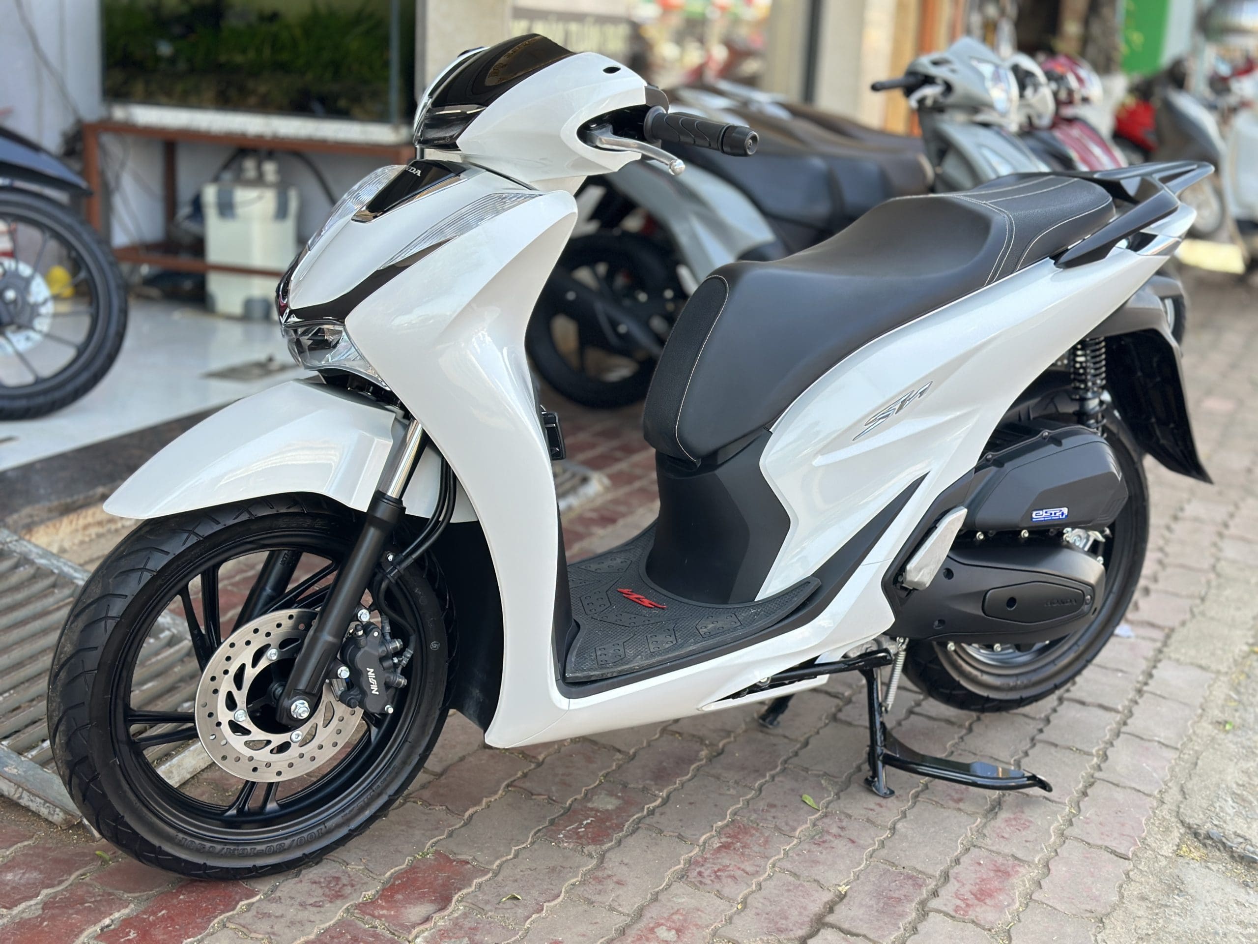 Sh 2024 Trắng Đen Địa Chỉ Bán SH Uy Tín Tại Buôn Ma Thuột, Đắk Lắk – Giá Tốt