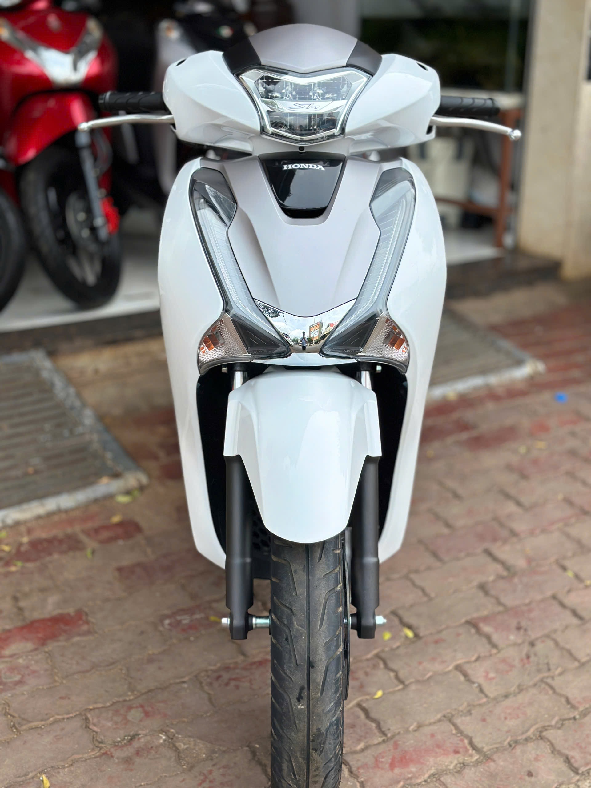 Giá Bao Nhiêu Sh 125 2022 Abs SH125i Hệ Thống HEAD Doanh Thu