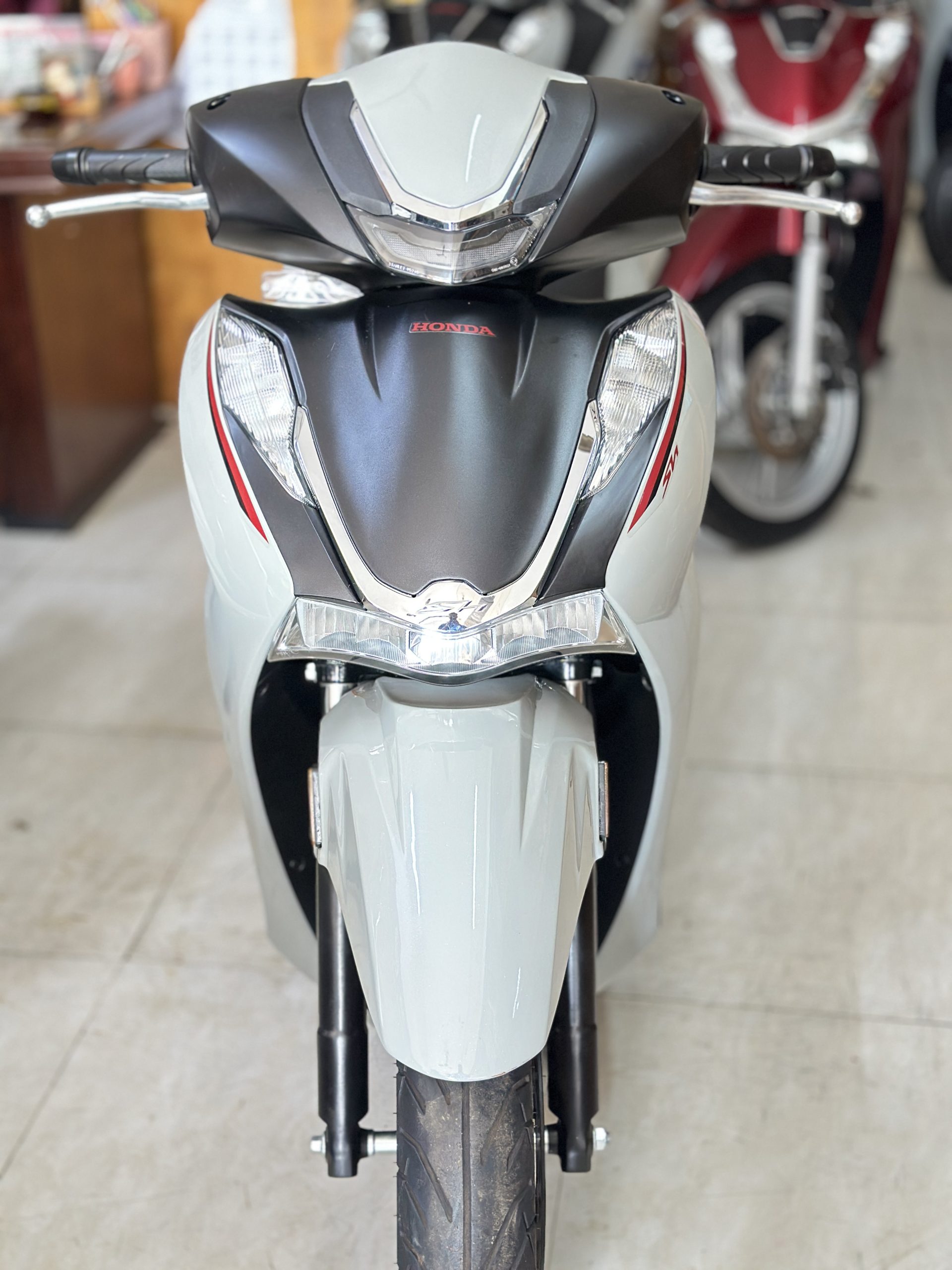 SH 2022 XÁM XI MĂNG Cửa hàng mua bán xe Vario cũ – Giá tốt Đắk Lắk