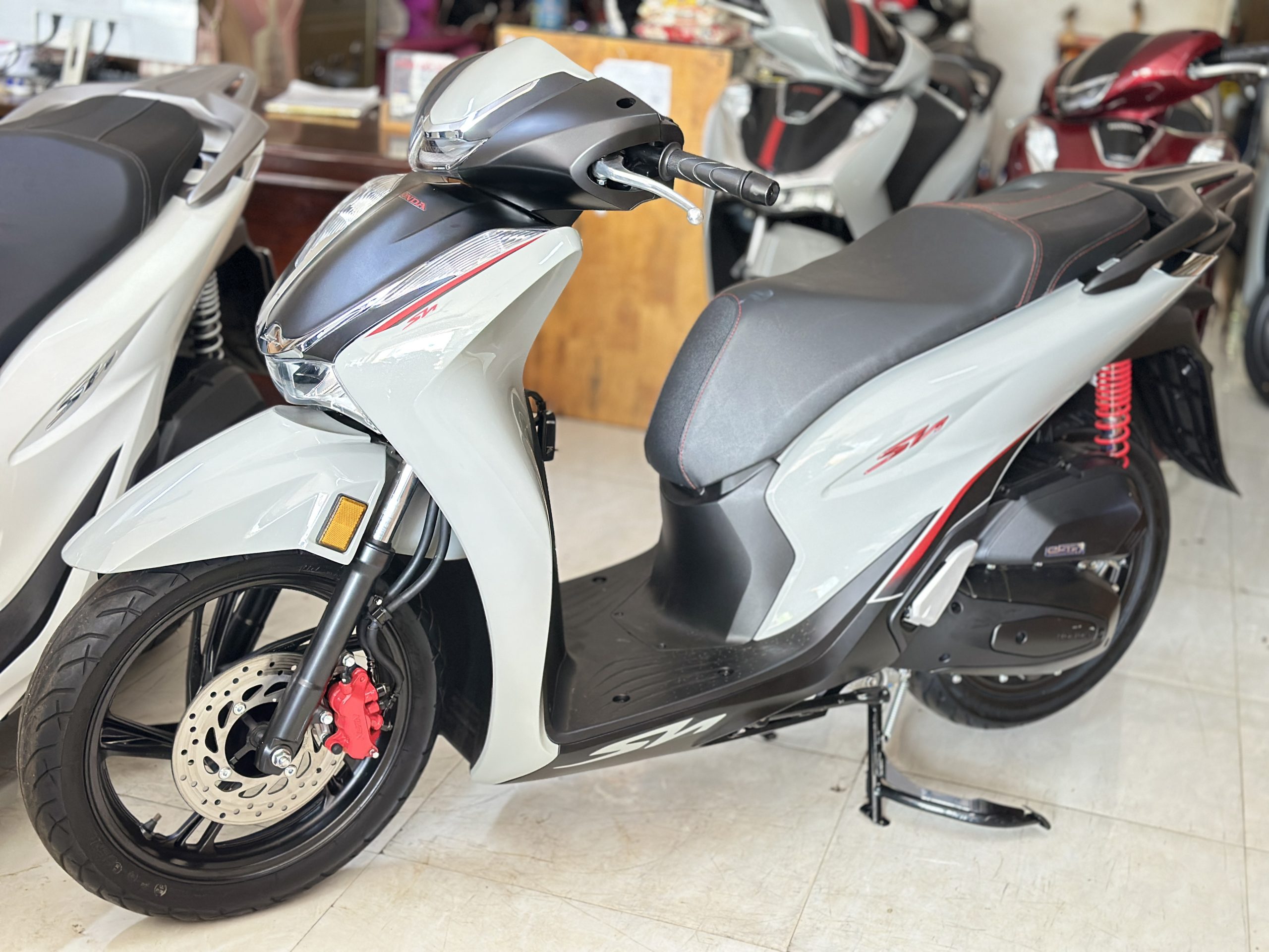 SH 2022 XÁM XI MĂNG Cửa hàng mua bán xe Vario cũ – Giá tốt Đắk Lắk