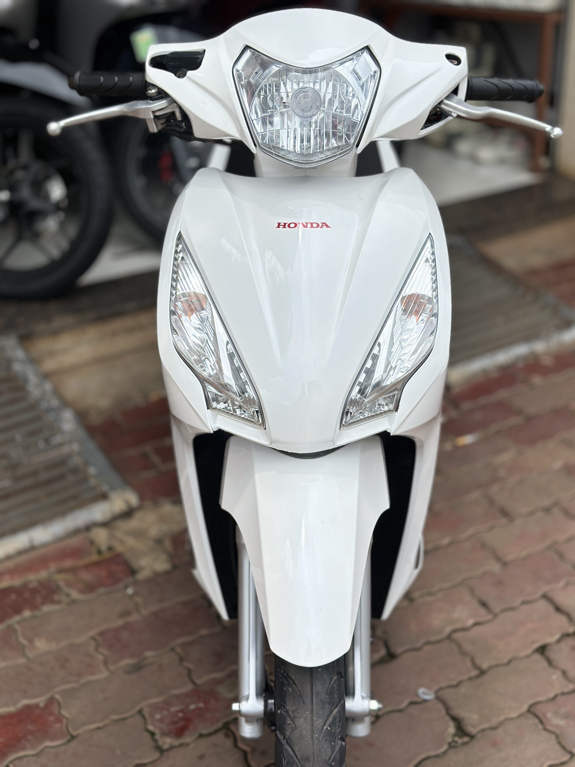 VISION TRẮNG VISION TRẮNG - Ảnh 2