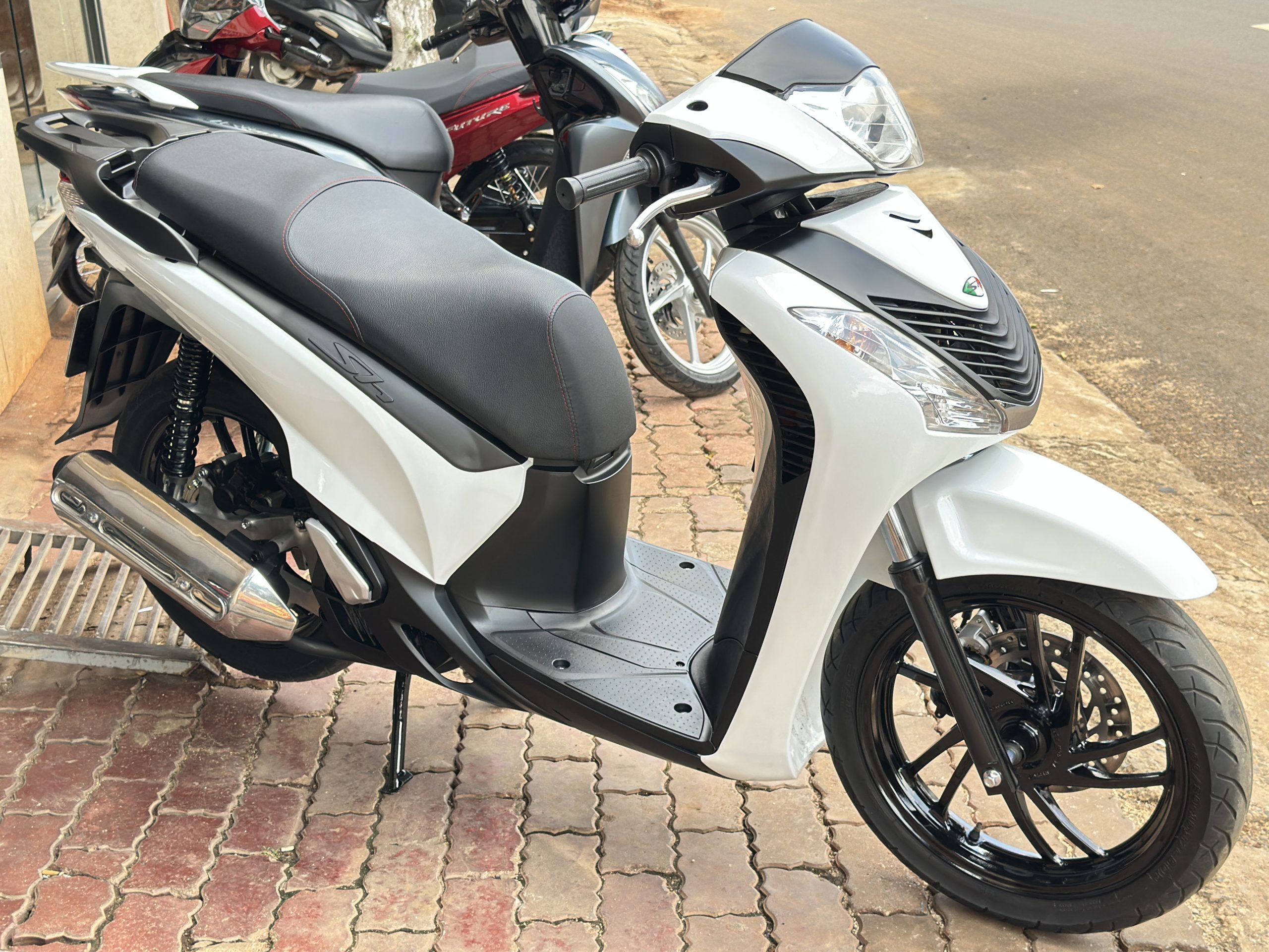 SH LÊN Ý KHOÁ SMATKEY Mua Bán SH Đắk Lắk - Cửa Hàng SH Cũ Giá Rẻ