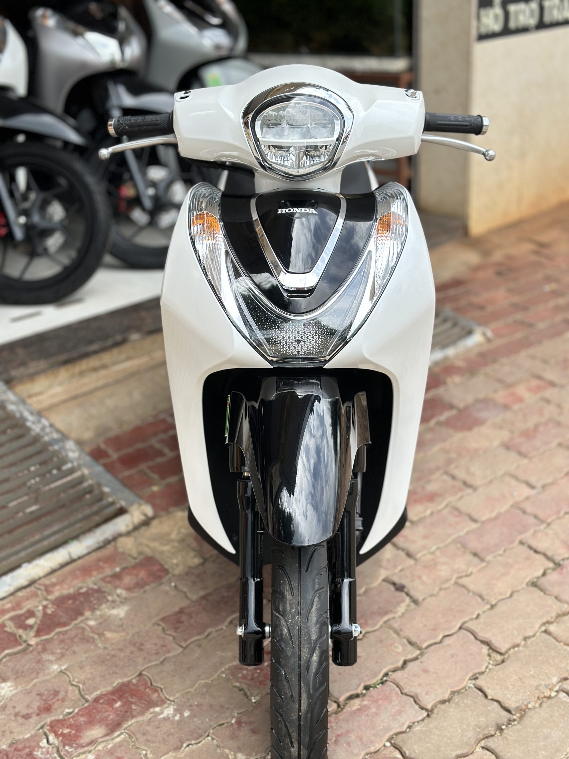 SH MODE 2022 TRẮNG ĐEN Cửa Hàng Trả Góp SH Mode Cũ Mới Đắk Lắk - Giá Rẻ