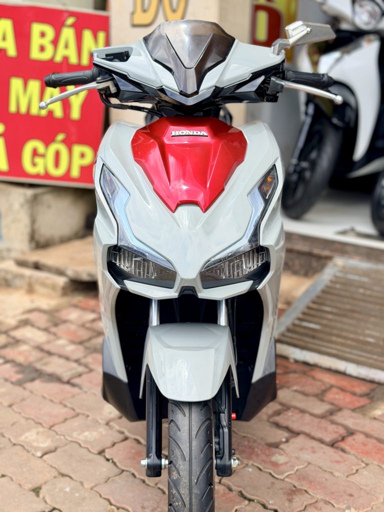 Air Blade 150 ABS xám xi măng nhìn chính diện