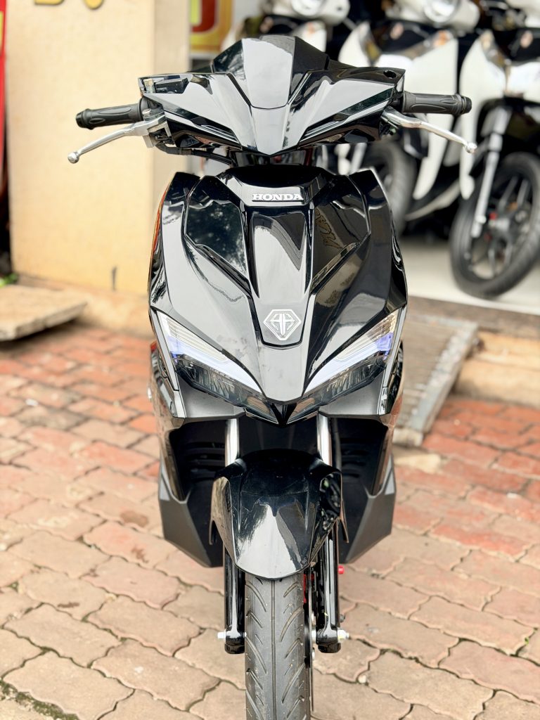 Air Blade 2019 khóa Smartkey đen bóng nhìn chính diện