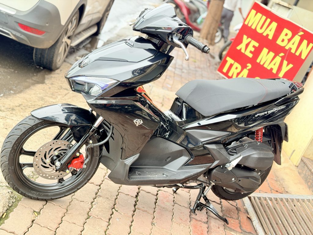 Air Blade 2019 Smartkey toàn thân bên hông