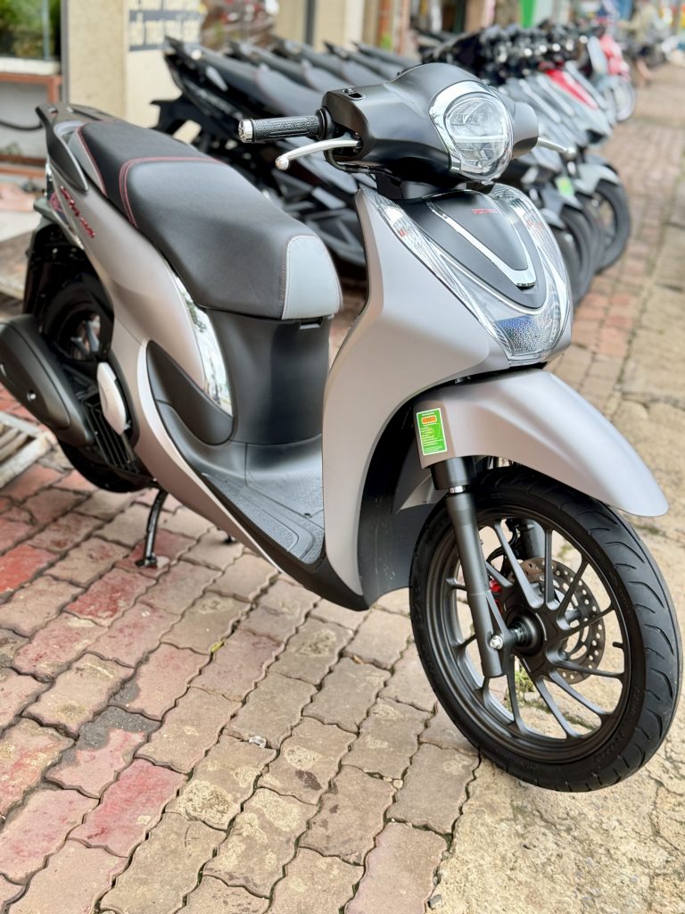 SH Mode 2024 toàn thân bên hông tại Xe Tuấn Đạt