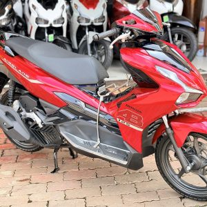 AB 2023 đỏ mận góc chéo bên trái