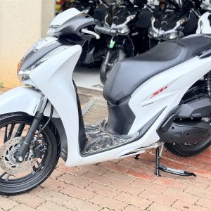 SH 160i 2023 cũ toàn thân bên hông tại Xe Tuấn Đạt