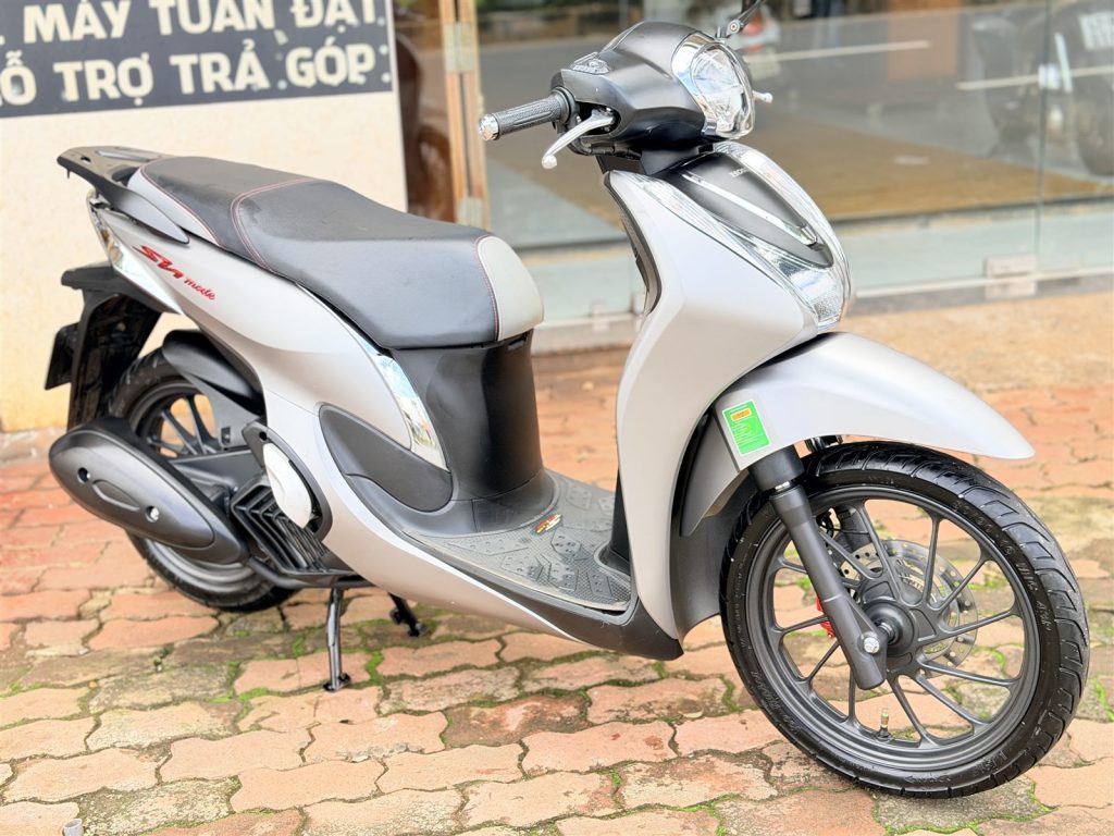 SH Mode 2026 xám lông chuột góc chéo bên phải