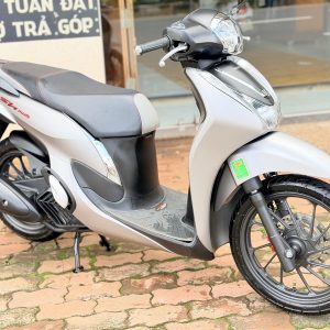SH Mode 2026 xám lông chuột góc chéo bên phải