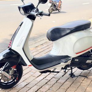 Vespa Sprint 2020 ABS toàn thân bên hông tại Xe Tuấn Đạt