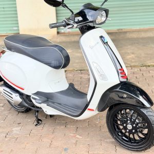 Vespa Sprint 2020 máy iGet góc chéo bên trái