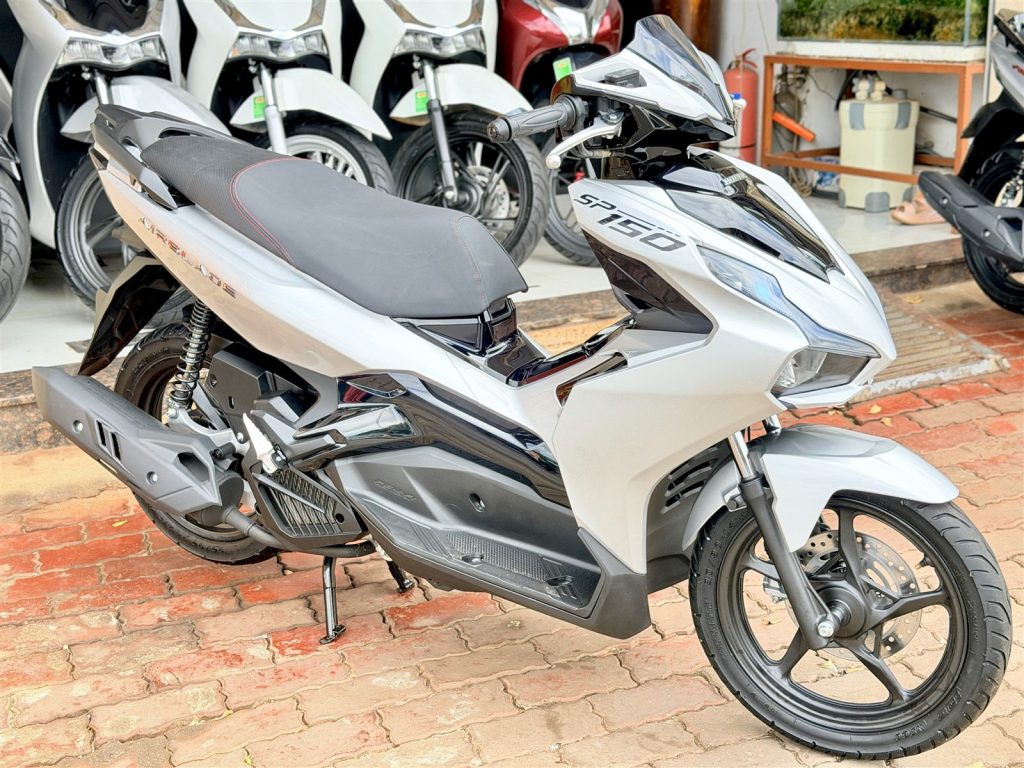 Air Blade 150cc 2022 ABS bạc Porsche toàn thân tại Xe Tuấn Đạt