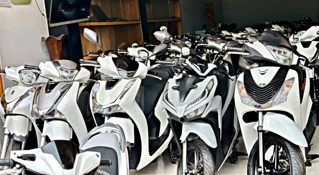Dãy xe SH Mode cũ trưng bày tại Xe Máy Tuấn Đạt Buôn Ma Thuột
