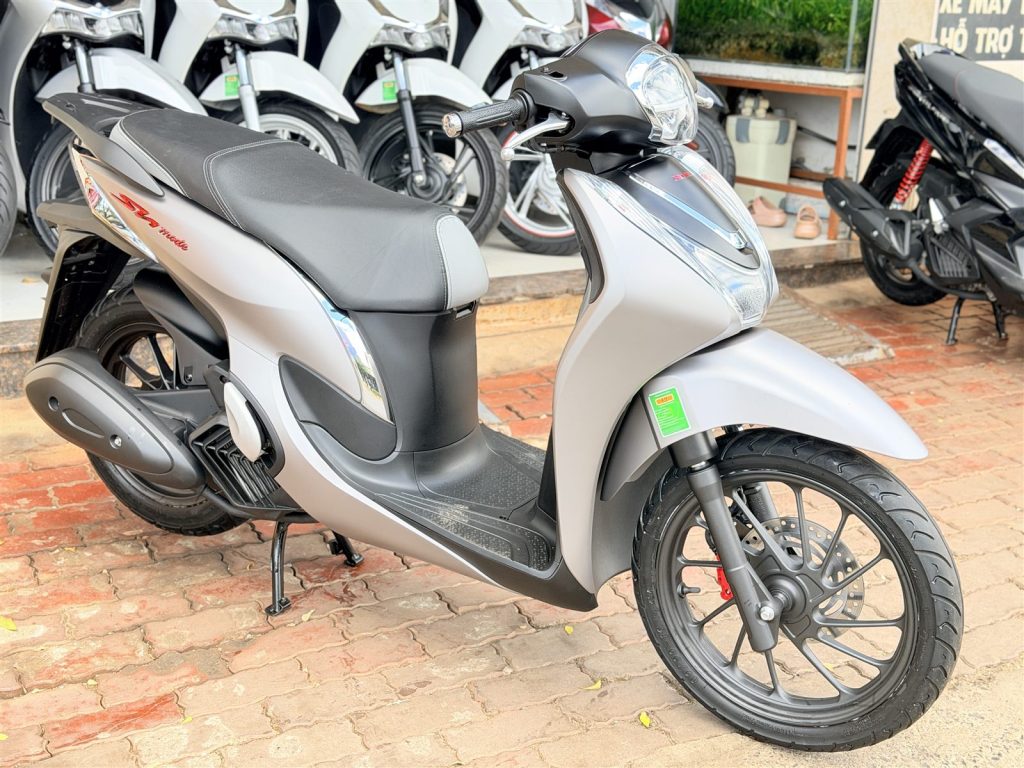 SH Mode 125 2022 xám nhám mâm đen nhìn chéo phía trước