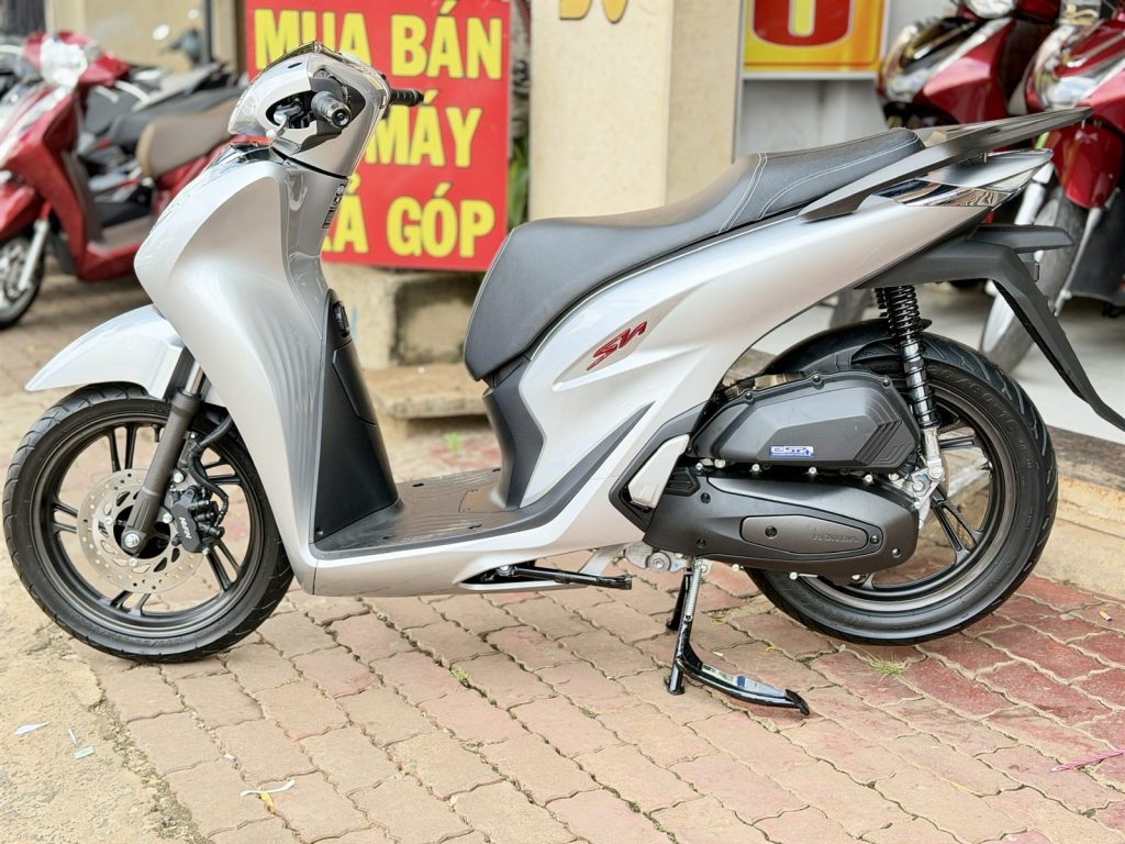 SH 125 2022 cũ bên hông trái